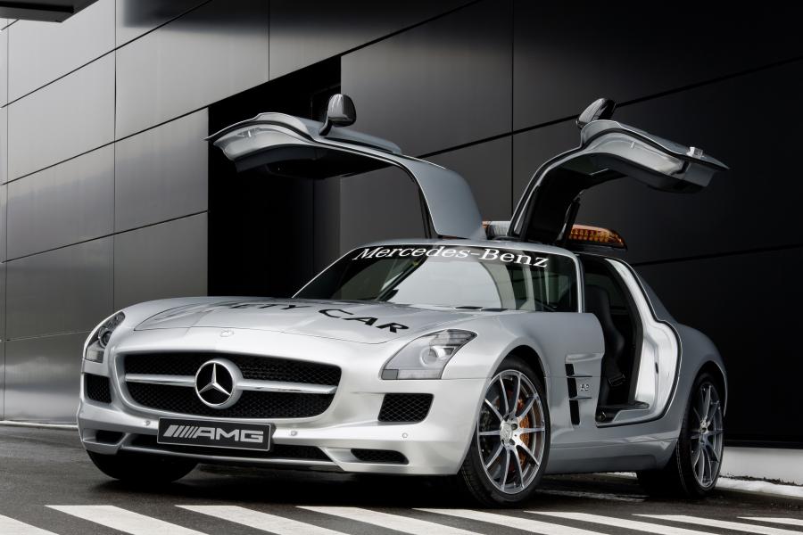  Mercedes-Benz SLS AMG F1 Safety Car 2010 года  (фото 21 из 46)